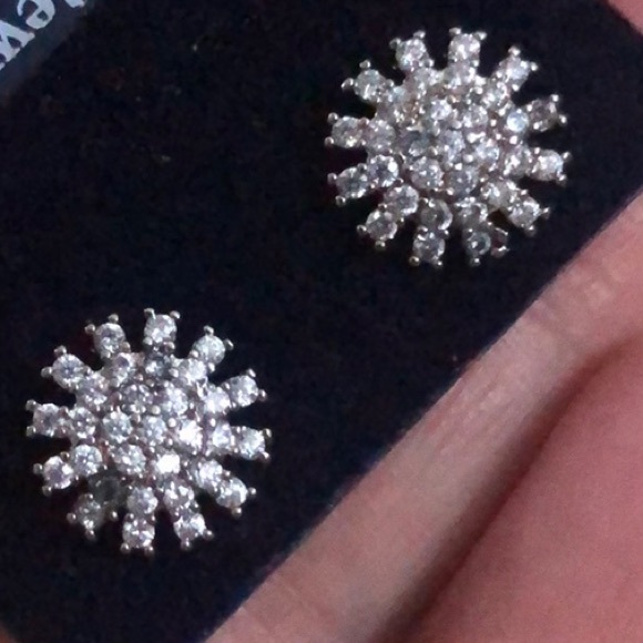 Star shaped Studs